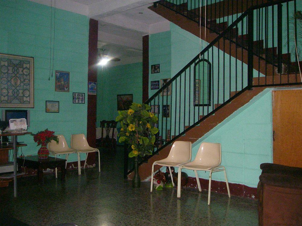 Guesthouse Dos Molinos B&B San Pedro Sula Exterior photo